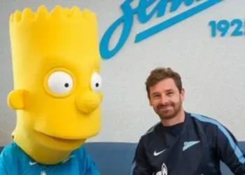 14 of the Best, Worst and Weirdest Football Promotional Photos Ever